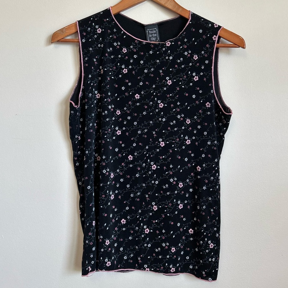 VTG Y2K Suzie In The City Floral Ruffle Sleeveless Top!